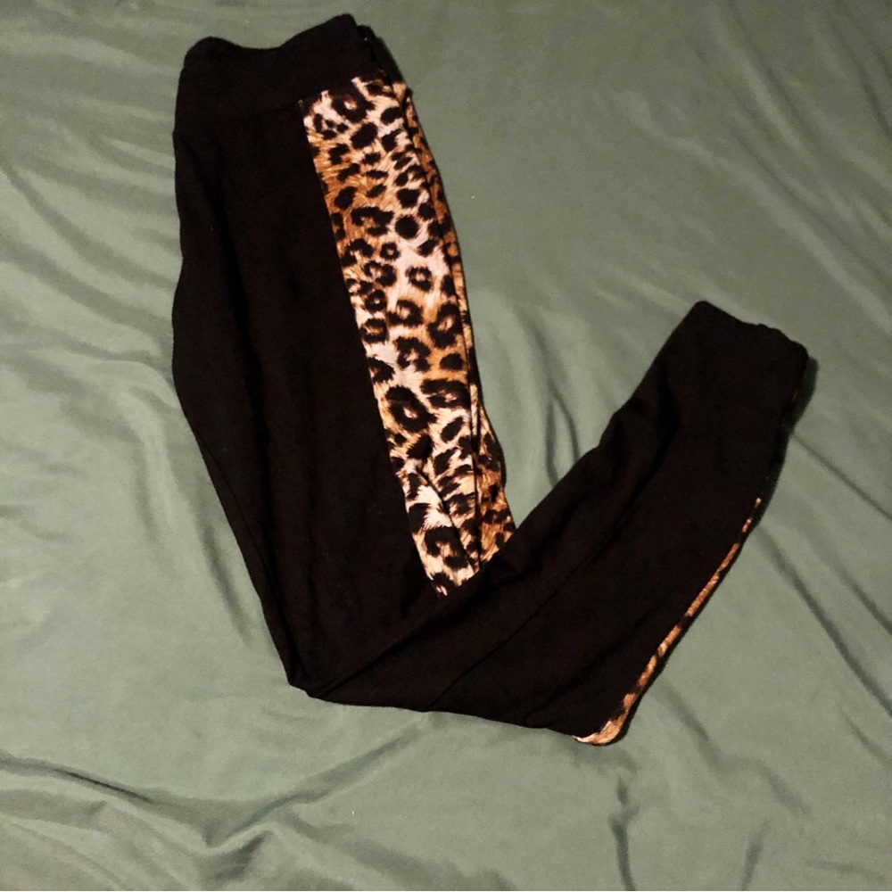 NWT Vocal Black with Leopard Stripe Leggings- Large